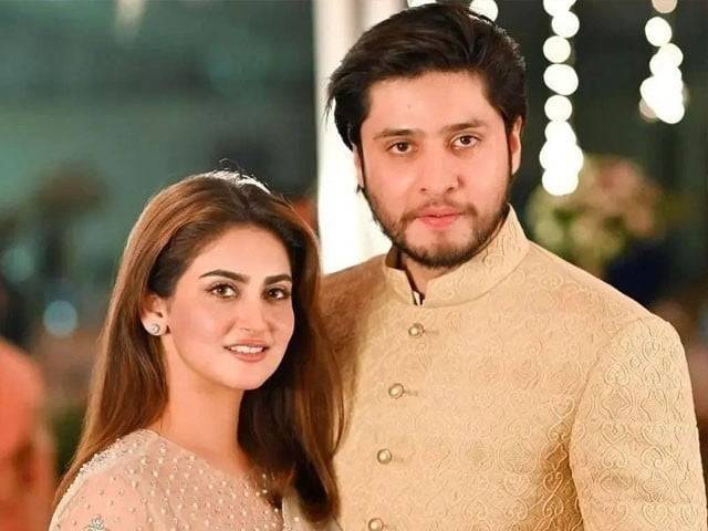  حبا بخاری اپنے شوہر آریز احمد کا ایک اعتراف سن کر لائیو شو میں آبدیدہ ہوگئیں
