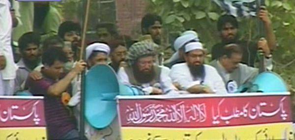 نیٹوسپلائی کی بحالی ، دفاع پاکستان کونسل کا لانگ مارچ گجرات پہنچ گیا :پیپلز پارٹی کے اتحادیوں کیخلاف جہاد عین حق ہے:شیخ رشید