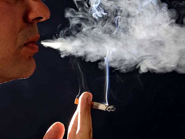سعودی عرب میں سرعام سگریٹ پینے والوں کوسزاملے گی