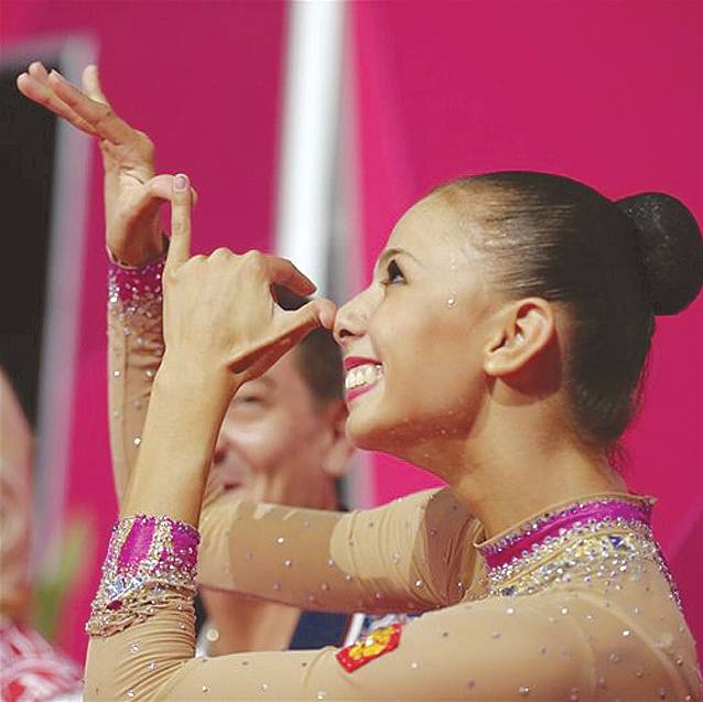 اولمپکس ویمن جمناسٹک ڈانس میں چاندی کا تمغہ جیتنے والی روسی ڈاریا کا ایک انداز 