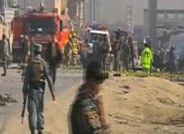 افغانستان میں نیٹو بیس پر طالبان کا خود کش حملہ ، چھ اہلکار جاں بحق