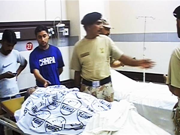 کراچی میں لاشیں گرتی رہیں،پولیس اہلکار سمیت 6افراد ہلاک ،8زخمی