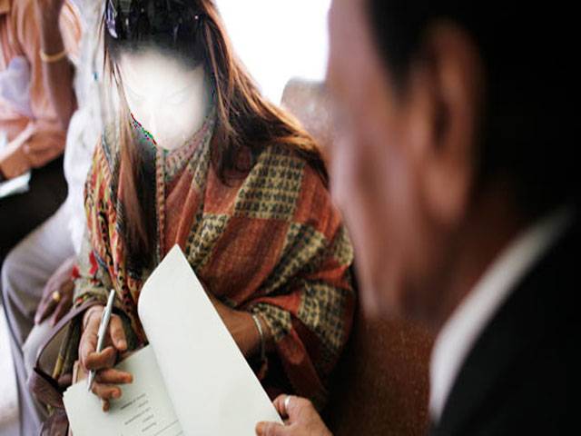 بھارتی عدالت نے شوہر کو کام چور بیوی کے خلاف طلاق کا حق دے دیا
