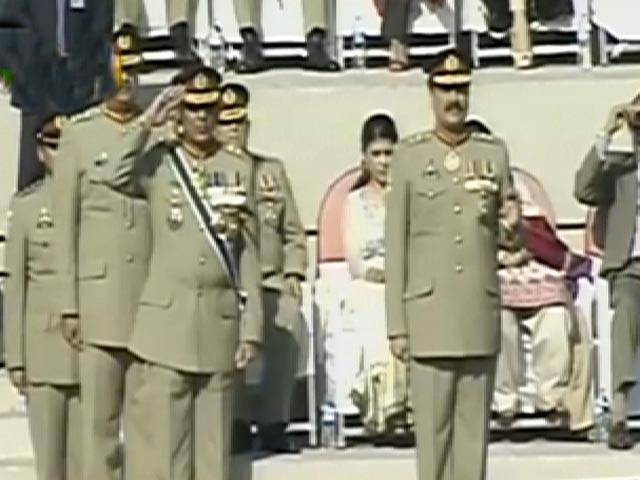 اشفاق پرویز کیانی کے ’رخصتی ‘کے وقت لکی یونٹوں کے ذکرپر جنرل راحیل شریف اور وحیدکاکڑہنس پڑے 