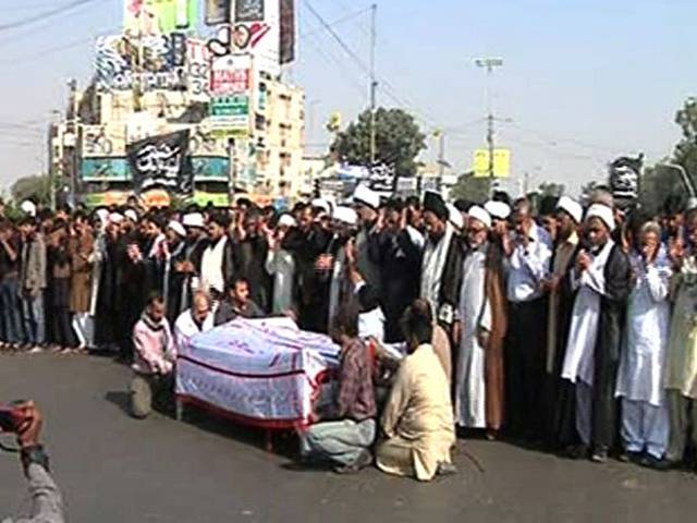 مولانادیدارحسین اور اُن کے محافظ کی نماز جنازہ ادا، شہر میں جزوی ہڑتال ، امتحانات ملتوی