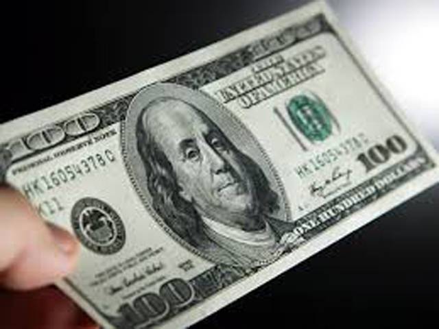 ڈالر کی قیمت میں کمی، 2 ماہ بعد 106 روپے سے نیچے آ گیا