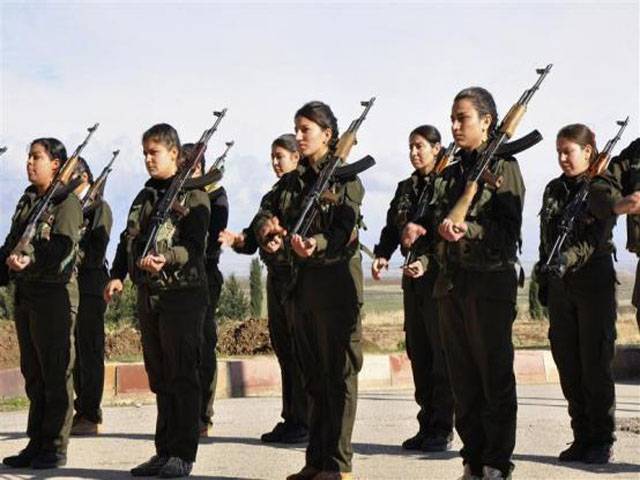 داعش کا مقابلہ کرنے کیلئے کرد فوجی خواتین میدان میں آگئیں 