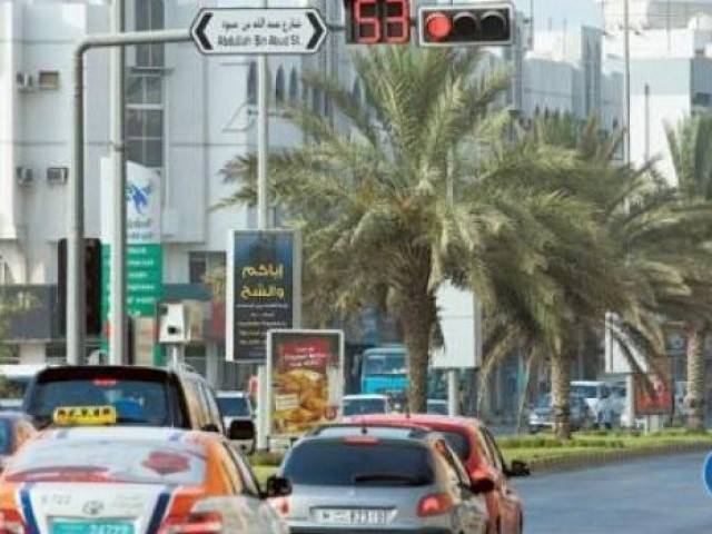 سعودی عرب میں اب ٹریفک سگنل کی خلاف ورزی کرنےوالوں کو جیل جانا پڑےگا 