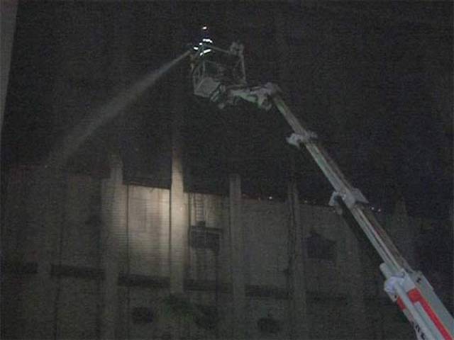 پی ٹی سی ایل کی عمارت میں آتشزدگی، لاہورکا دنیا سے مواصلاتی رابطہ جزوی طور پر منقطع 
