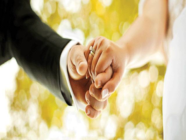 کامیاب شادی کے لئے ’بلیک میلنگ ‘ضروری