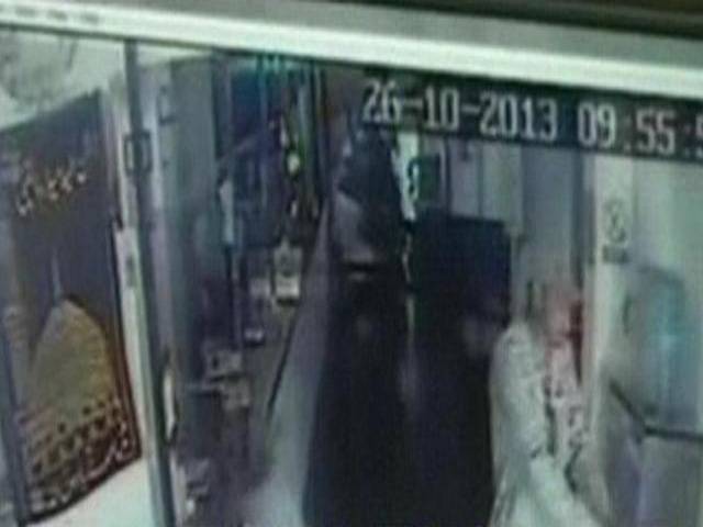 منی چینجرز کی دکان سے ایک کروڑ روپے سے زائد رقم چوری ہو گئی 