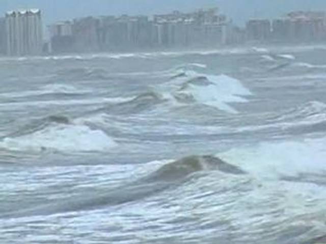 سمندری طوفان نیلوفر کا 24 گھنٹوں میں زور ٹوٹنے کا مکان