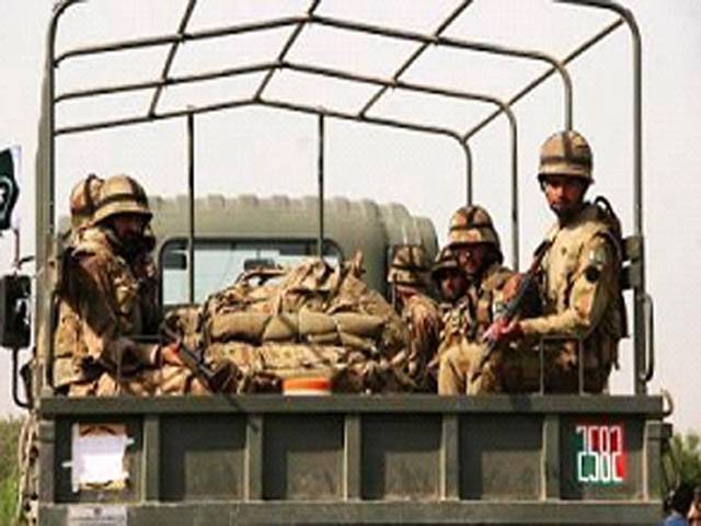 حکومت سندھ کی درخواست پر پاک فوج کے دستے حساس مقامات پر تعینات کردیئے گئے 