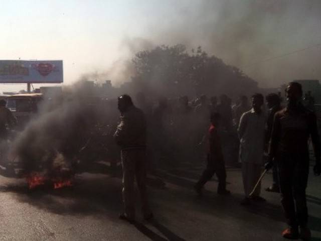 تحریک انصاف کے احتجاج میں ’روعمران رو‘ کے نعرے 