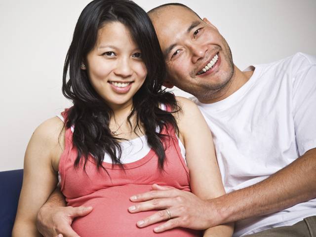 مردوں کو بھی حاملہ پن کی علامات کا سامنا کر نا پڑتا ہے ،تحقیق میں انتہائی دلچسپ انکشاف 