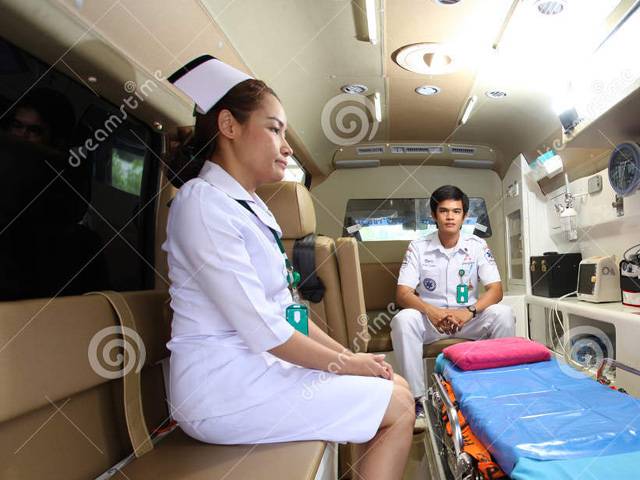 سعودی عرب میں نرسیں ایمبولینس میں کیا کرتی رہیں؟جان کر آپ حیران رہ جائیں گے