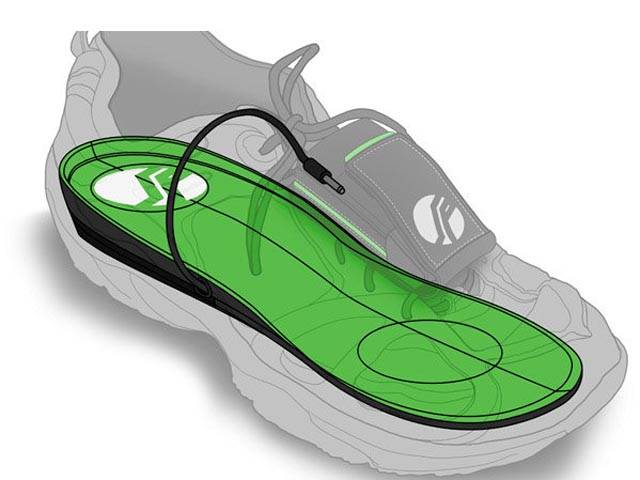 بھاگ کر موبائل چارج کرنے والے جوتے متعارف