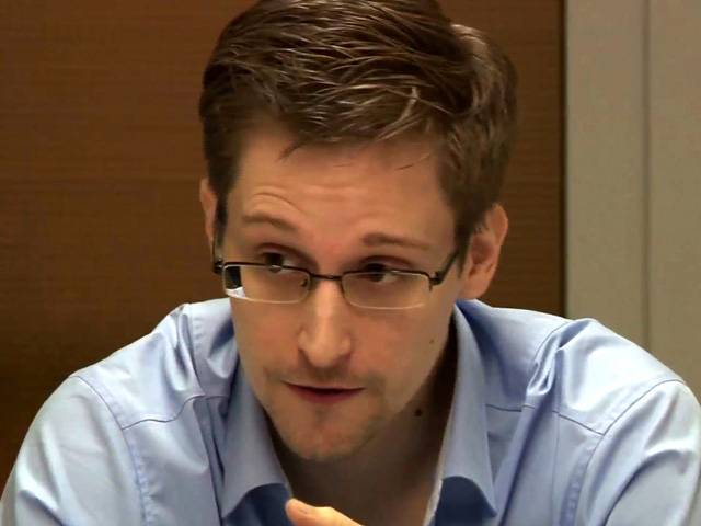 سابق امریکی جاسوس ایڈورڈ سنوڈن نے آئی فون استعمال کرنے سے انکار کر دیا کیونکہ۔۔۔