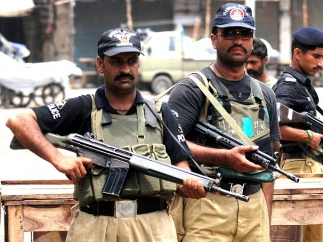  پشاور :تہکال میں دستی بم حملہ، دو پولیس اہلکار زخمی