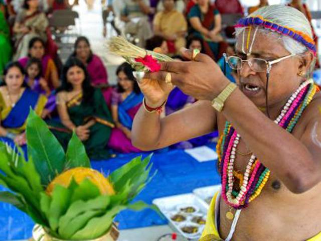 ہندو پنڈتوں نے شادی پر ایک سال کی پابندی لگا دی 
