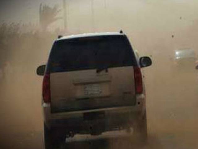 سعودی عرب اور دبئی میں ریت کاطوفان ، متعدد شہروں میں نظام زندگی مفلوج ہو کر رہ گیا