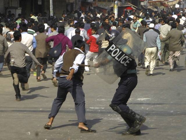 بنگلہ دیش میں احتجاج کے دوران گولیاں چلنے سے دوطلباءجاں بحق