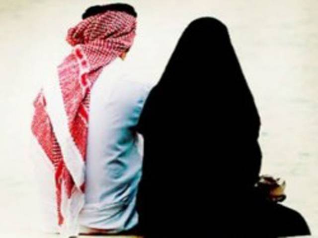 نوجوان سعودی لڑکی ایشیائی مرد کے پیار میں پاگل،باپ نے روکنے کیلئے کیا حربہ اپنایا؟جان کر آپ دنگ رہ جائیں گے