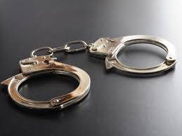 ہائی کورٹ :ضمانت خارج ہونے پر خاتون عطائی ڈاکٹر کی پولیس سے ہاتھا پائی ،ہیڈکانسٹیبل شوہر سمیت گرفتار 