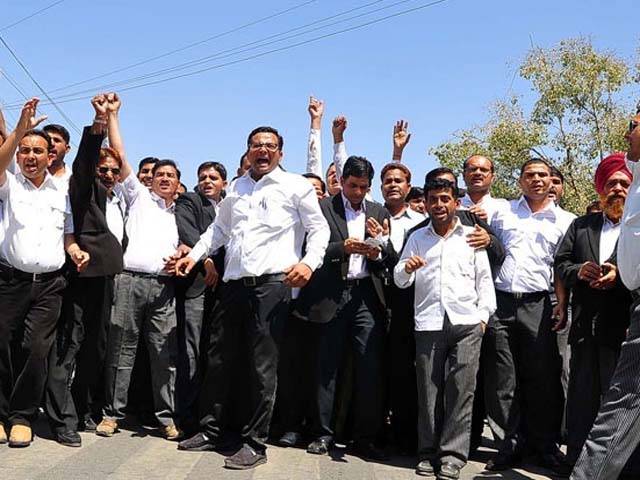 سانحہ ڈسکہ :آٹھویں روز بھی وکلاءنے ہڑتال کی اور احتجاج کیا 