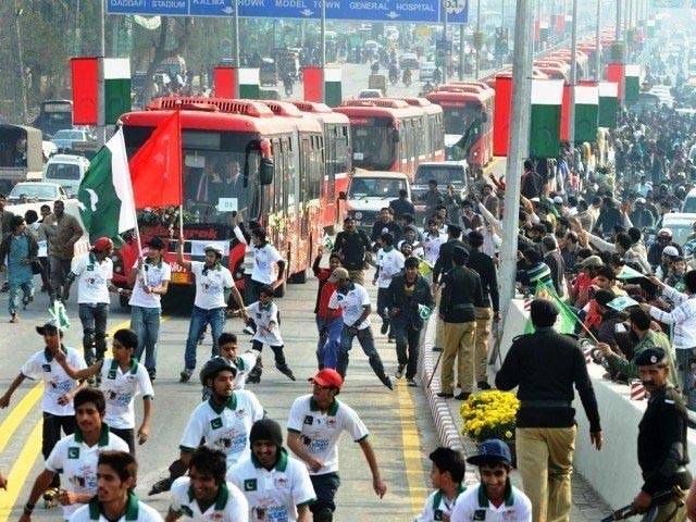شہبازشریف نے راولپنڈی میٹروبس منصو بے کا نام تبدیل کر کے پاکستان میٹرو رکھ دیا 