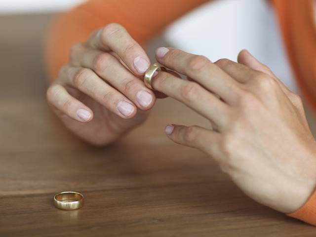کس عمرمیں شادی ہو تو طلاق کا امکان سب سے زیادہ ہوتا ہے؟ سائنسدانوں کے انکشاف نے ہمارے تمام خیالات غلط ثابت کردئیے