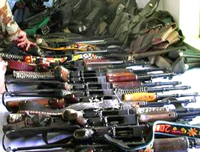 نوشکی میں 25 فراریوں کاایف سی کے سامنے ہتھیارڈال کر قومی دھارے میں شامل ہونے کا اعلان