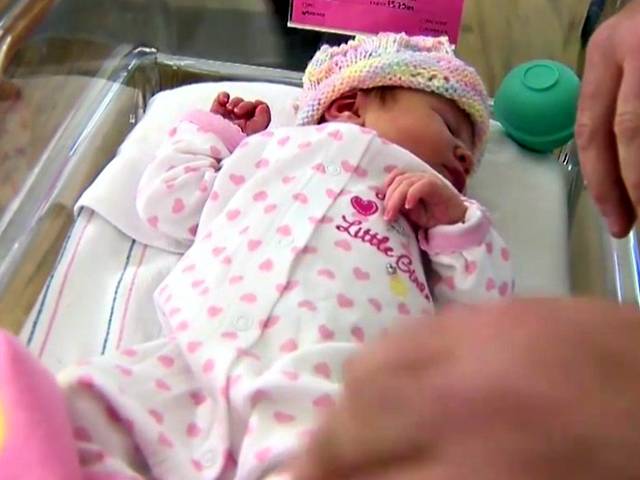 بچے کو جنم دینے سے ایک گھنٹہ قبل ڈاکٹر نے خاتون کو ایسی خبر دی کہ زندگی ہی بدل گئی
