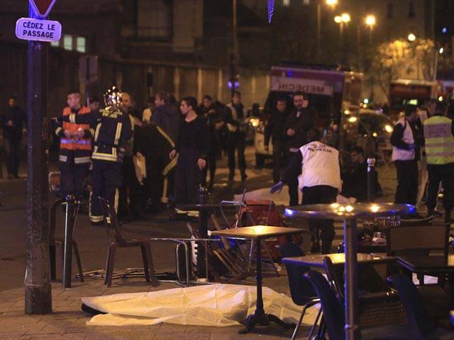 خوشبوؤں کا شہر پیرس بارود کی بو میں تبدیل،ہلاکتوں کی تعداد 178 ہو گئی،80 زخمیوں کی حالت نازک،داعش نے حملوں کی ذمہ داری قبول کر لی