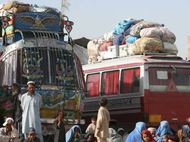 افغان مہاجرین کو مزید 2 سال پاکستان میں قیام کی اجازت دینے کا فیصلہ 