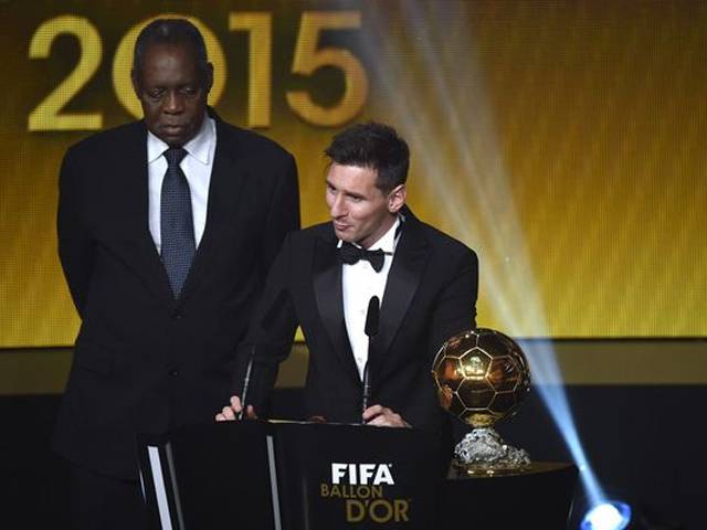 لیونل میسی نے 2015کے بہترین کھلاڑی کا ایورڈ جیت لیا 