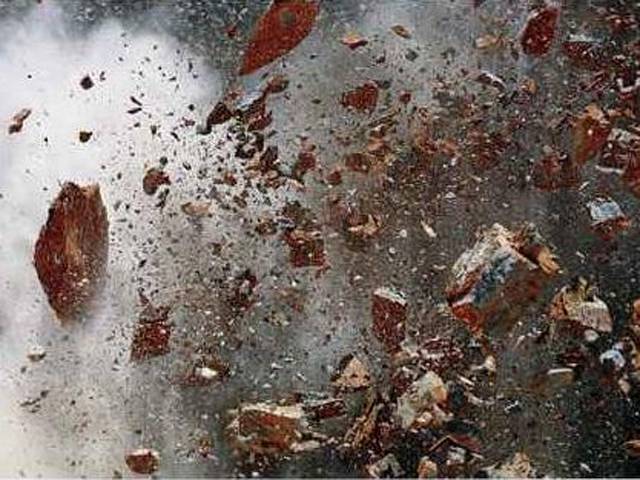 کراچی :رینجرز ہیڈ کوارٹرز کے قریب گٹر میں گیس بھرنے سے زوردار دھماکہ، دو اہلکار وں سمیت چار افراد زخمی
