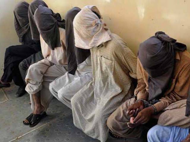 سانحہ چارسدہ، سرچ آپریشن میں 22مشتبہ افراد گرفتار،ڈی پی او نے مستند اطلاع دینے پر 10لاکھ روپے انعام کا اعلان کر دیا