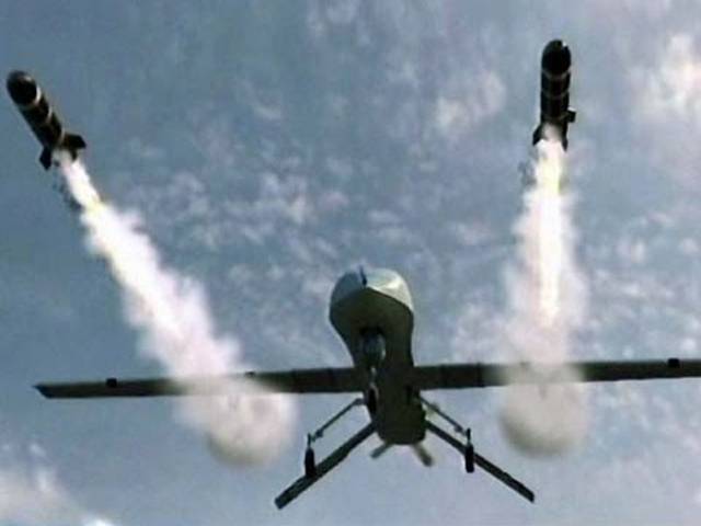 پاک افغان سرحدی علاقے کے قریب امریکی ڈرون حملہ، 3 افراد جاں بحق ،ایک زخمی ،2 گاڑیاں تباہ