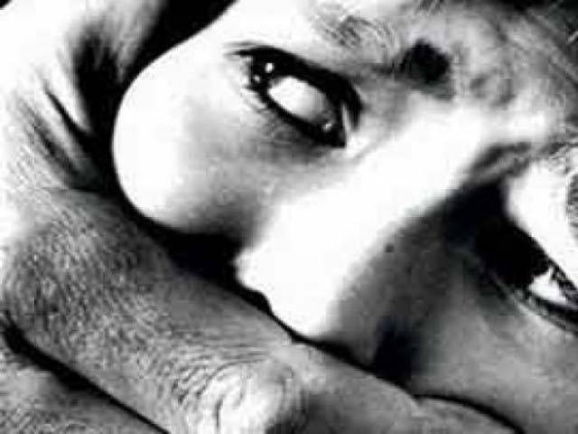 نئی دہلی عورتوں کیلئے جہنم، الگ الگ واقعات میں جرمن سیاح اور چلتی کار میں بھارتی خاتون سے اجتماعی زیادتی