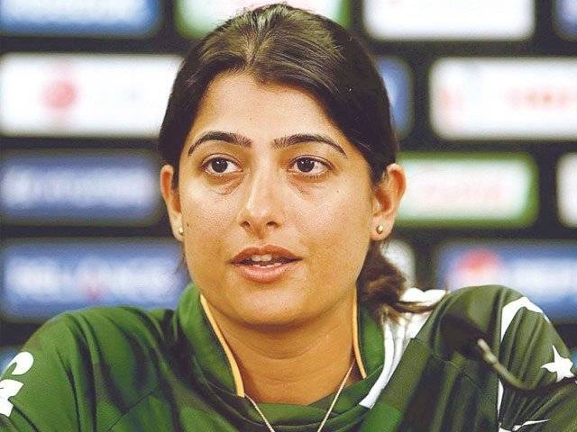 مہندرا سنگھ دھونی میرا پسندیدہ کرکٹر ہے لیکن ویرات کوہلی پاکستان کی خواتین ٹیم کے مسٹر پاپولر ہیں:ثنا ءمیر