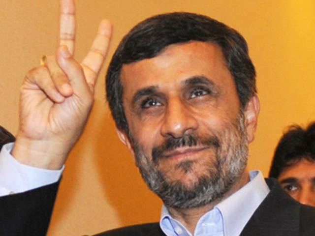 احمدی نژاد کا حسن روحانی کے مقابلے میں صدارتی الیکشن لڑنے کا اعلان