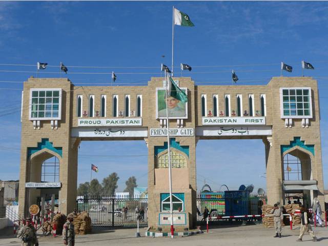 پاک افغان بارڈر طورخم پر پاسپورٹ کے بغیر آمدورفت آج سے مکمل بند 