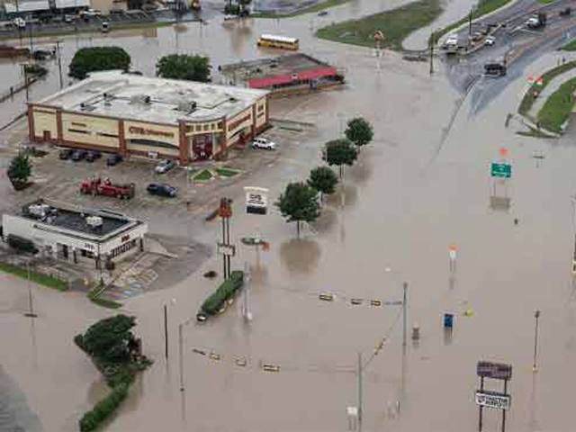 امریکی ریاست ٹیکساس میں شدید بارشوں اور طوفان سے 5 افراد ہلاک 