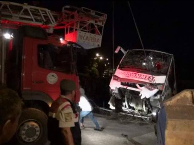 ترکی میں سکول بس کو حادثہ، طلبا سمیت 14 افرادجاں بحق