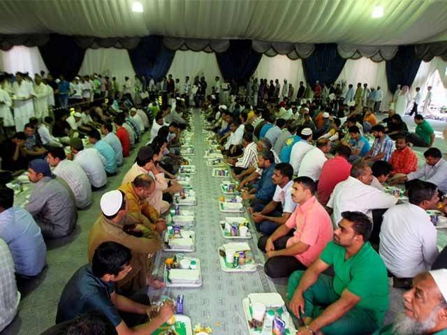 سخت گرمی میں روزے، طبی ماہرین نے روزہ داروں کیلئے خصوصی ہدایت جاری کردی