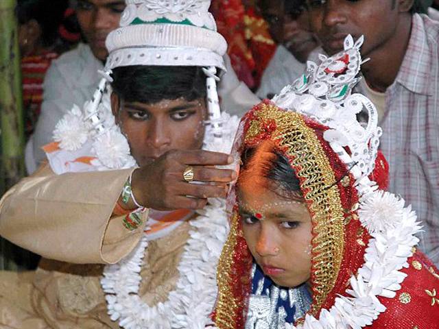 بھارتی سیاستدان کے بیٹے کی شادی، تقریب سے ایک دن پہلے دلہن نے انکار کردیا تو ایک ایسی لڑکی کو دلہن بنادیا گیا کہ حقیقت سامنے آنے پر ملک میں ہنگامہ برپاہوگیا