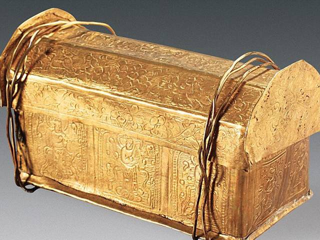 1000 سالہ مزار میں سونے کا صندوق دریافت، اس صندوق میں کیا چیز محفوظ کی گئی تھی؟ جواب جان کر آپ کی حیرت کی بھی انتہا نہ رہے گی