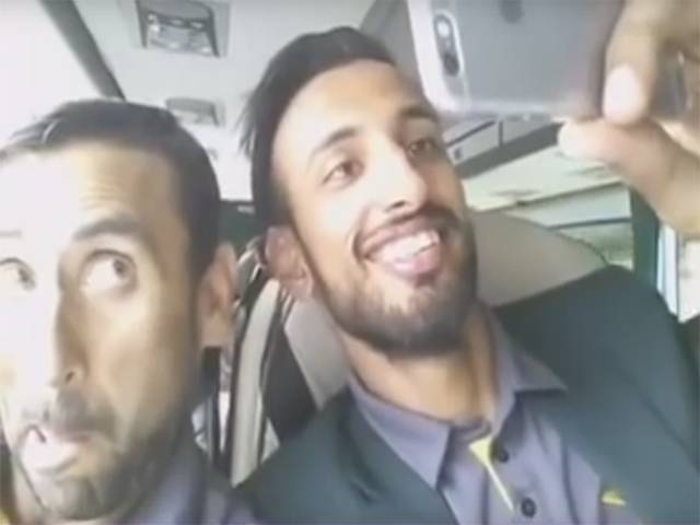 احمد شہزاد کا سیلفی جنون، یونس خان اور شان مسعود نے ایسی ویڈیو بنادی کہ دیکھنے والا ہنس ہنس کر لوٹ پوٹ ہوجائے