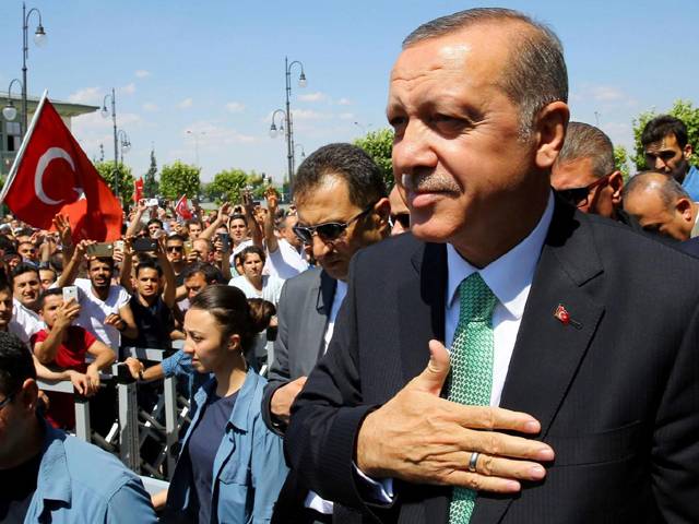 ’ابھی 300 ارب روپے ادا کردو ورنہ۔۔۔‘ ترک صدر طیب اردگان نے یورپ کو ایسی سنگین ترین دھمکی دے دی کہ مغربی ممالک کی راتوں کی نیندیں اُڑادیں